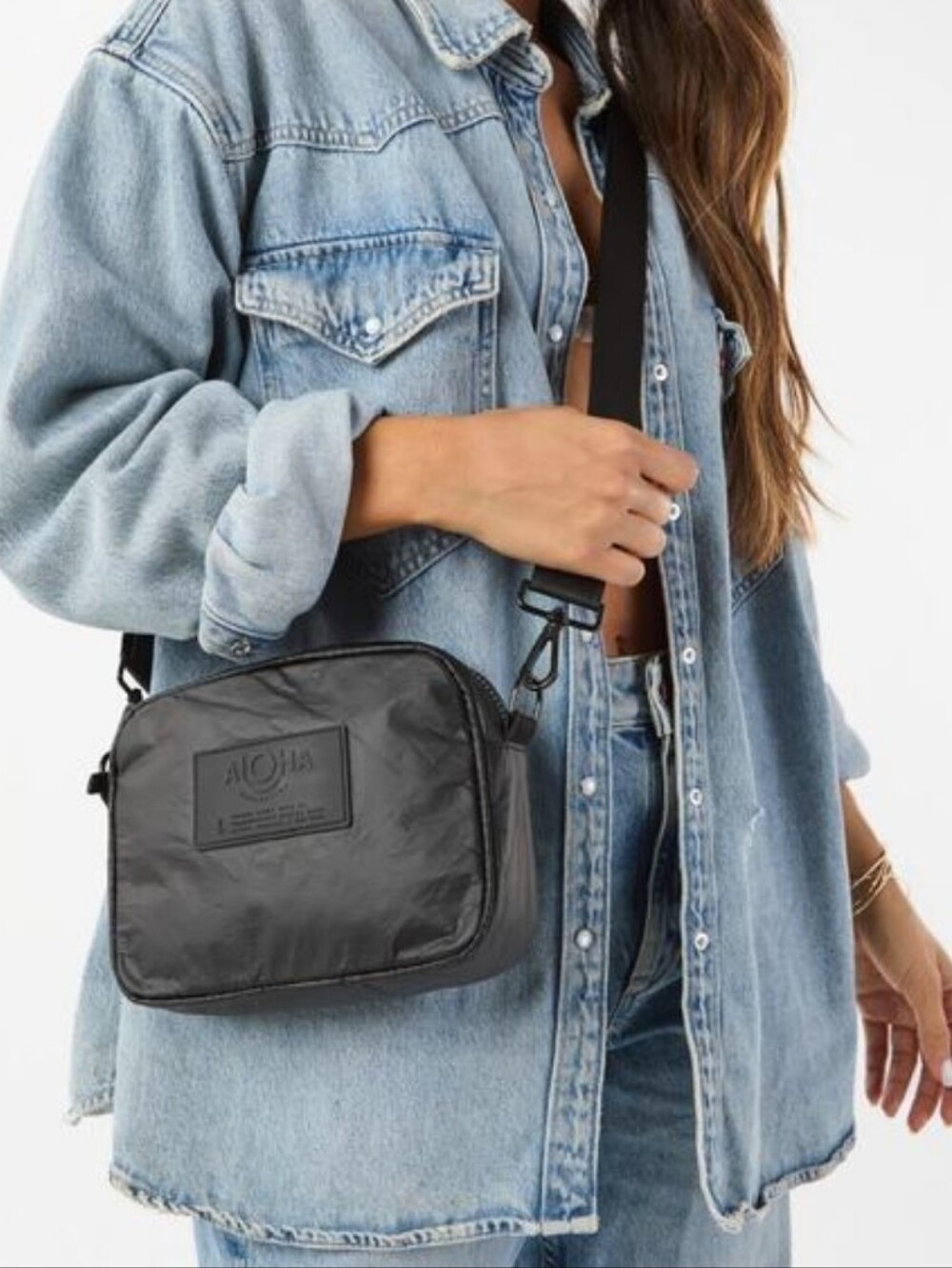 NWT- ALOHA Collection KEEP IT LIGHT LE TOUR Black Minimalist Belt Bag